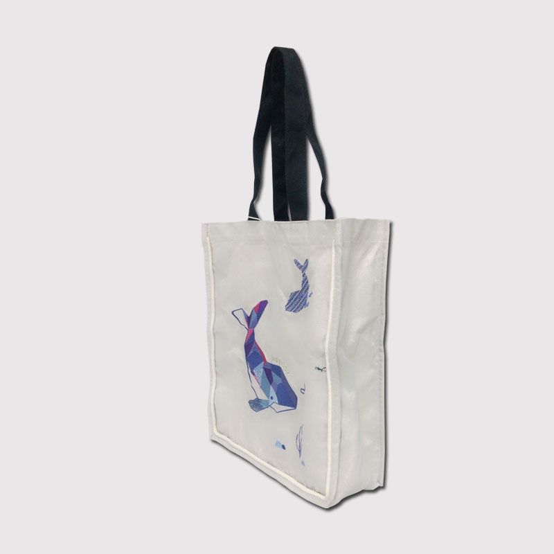 The combination of canvas bags for men is more youthful and beautiful